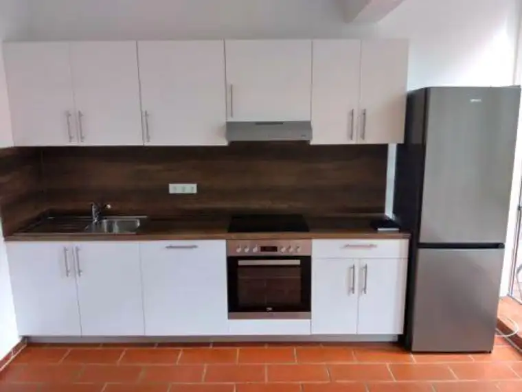 GEIDORF: Ruhige 3 ZIMMER-Maisonette, Einbauküche, neue Sanitäranlagen (Bad + WC). nähe KF-Uni!