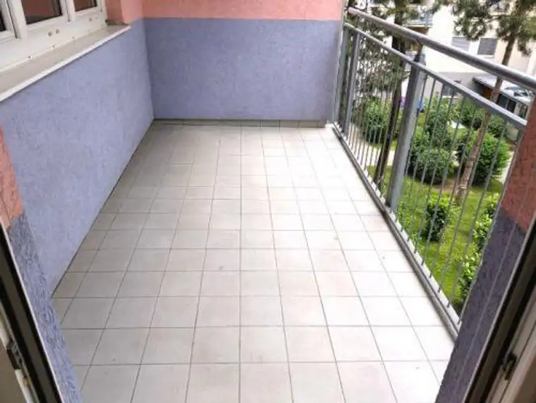 Erstbezug: Ruhiger 2 ZIMMER-NEUBAU + Süd-Balkon 6,5m² + extra Küche neu + neue Sanitäranlagen + Lift