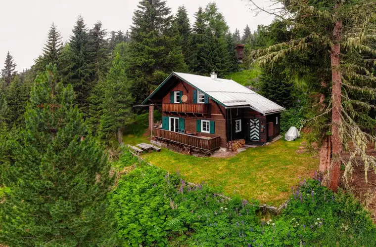 Ferienhütte mit Freizeitwohnsitz zu verkaufen
