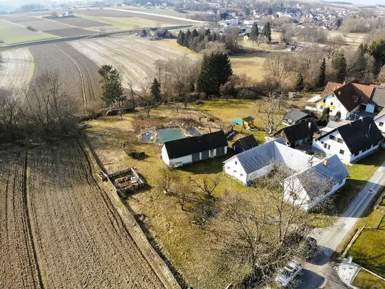 Landhaus mit großem Grundstück zu vermieten - Liebhaberobjekt