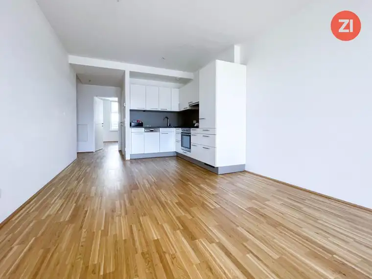 Schöne 2- Zimmer Wohnung mit Küche und Balkon im Zentrum
