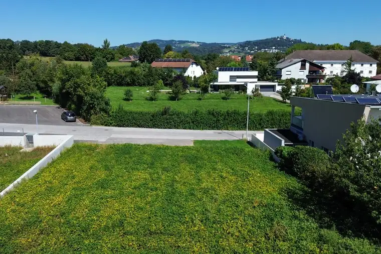 Baugrundstück mit 680 m² am Stadtrand von Leonding – urban leben, naturnah genießen!
