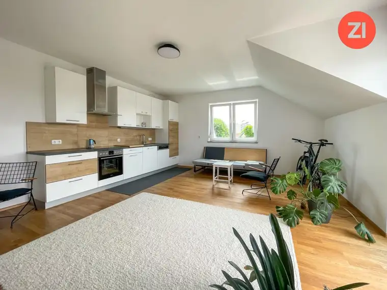 Helle 3-Zimmer Wohnung mit Außenstellplatz ab 01.08.2025 verfügbar!