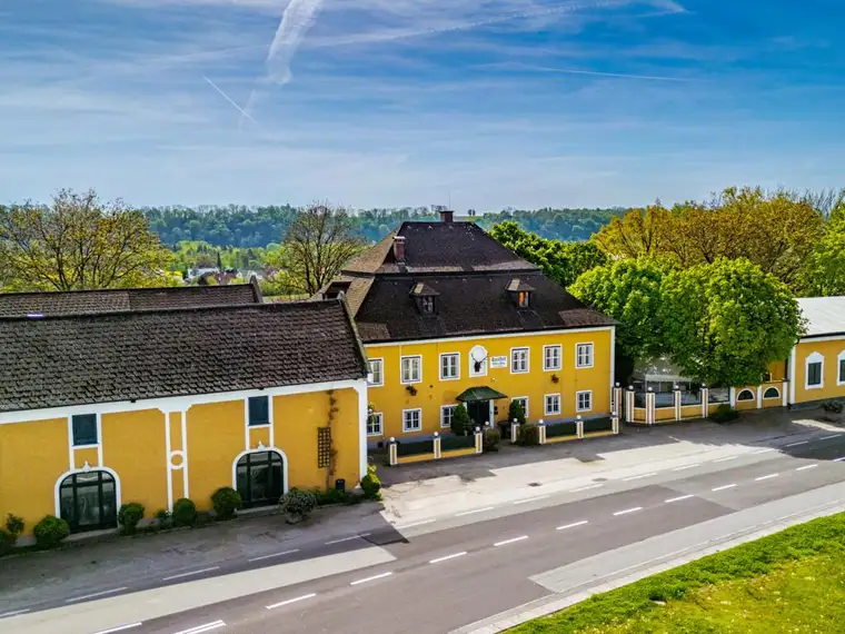Immobilienrarität in Wels mit Geschichte, Charme &amp; Entwicklungspotenzial!