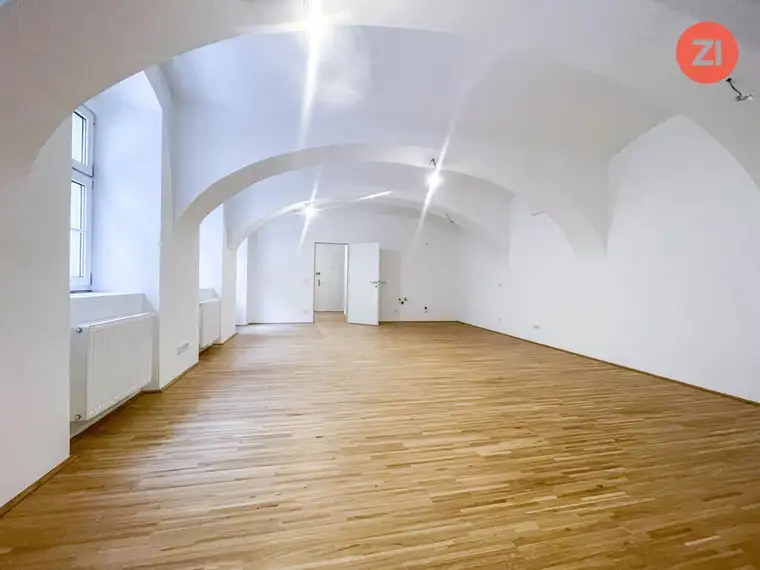 Generalsaniert 1- Zimmer Wohnung mit Terrasse und Garten zum Innenhof im Linzer Zentrum