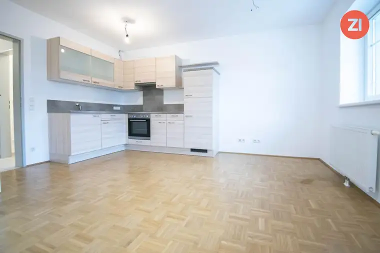 Schöne 2- Zimmer Wohnung in ehemaligem Bauernhof mit eigenem Gartenabteil