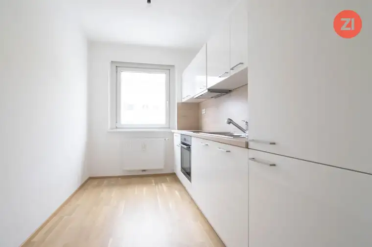 Helle 3- Zimmer Wohnung inkl. möblierter Küche