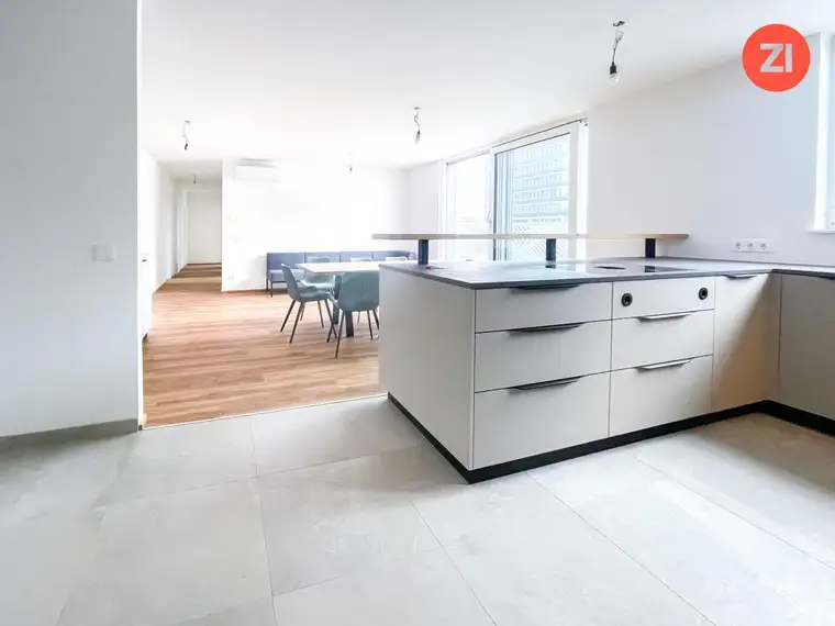 WG Wohnung mit 5- Schlafzimmer, vollmöbliert mit Terrasse und Balkon zu mieten