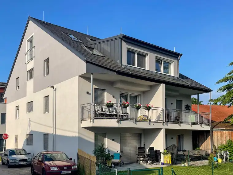 Eferding: Dachgeschosswohnung mit Garten in bester Zentrumslage!
