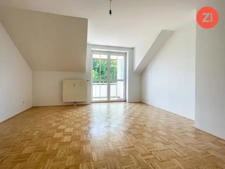 3- Zimmer Dachgeschoss-Wohnung inkl. Loggia und Parkplatz!