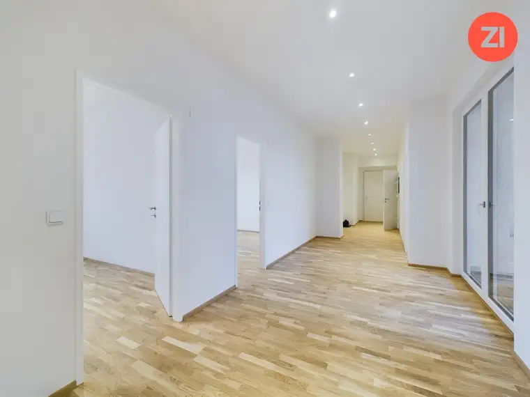Renovierte 4- Zimmer Wohnung mit Balkon und Loggia