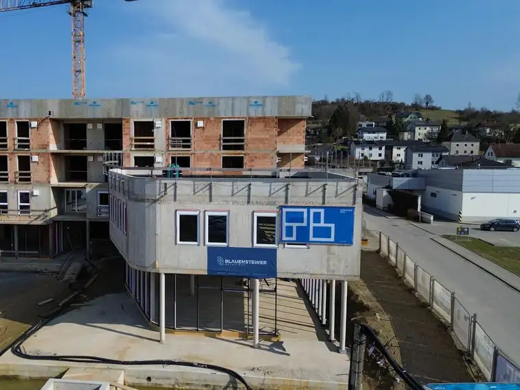 „Wo Kompetenz auf zentrale Lage trifft – Bürofllächen im Neubauprojekt Straßham“