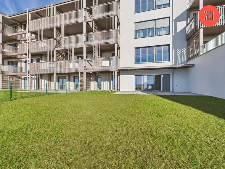 *Über der Nebelgrenze* 4- Zimmer Anleger-Wohnung mit Terrasse und Garten
