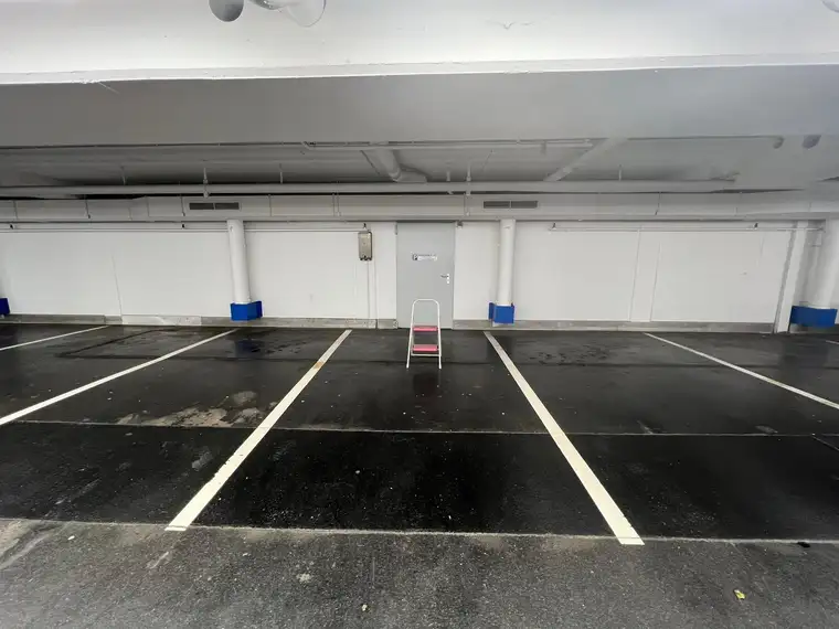 Geräumiges Lager im Inntalcenter inkl. Tiefgaragenstellplatz