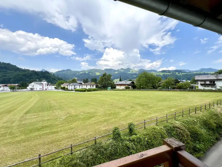 Helle 3 Zi. Wohnung mit Süd-Balkon