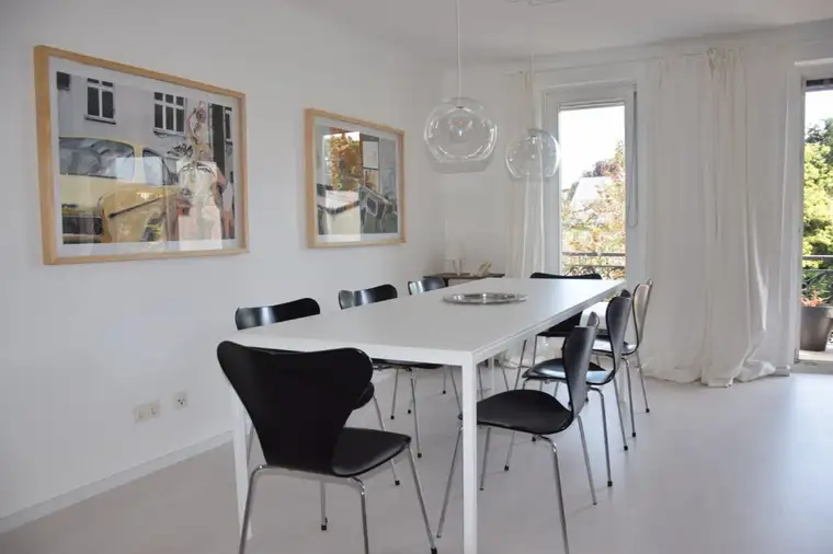 MITTEN IN PARSCH: Großzügiges 4,5-Zimmer-Büro/Ordination mit großem Balkon, Provisionsfrei!!