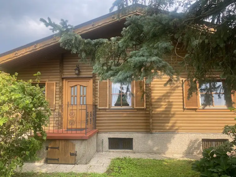 3034 MARIA ANZBACH: Gemütliches, voll möbliertes Wohlfühl-Holzblockhaus mit großem Garten und Sauna
