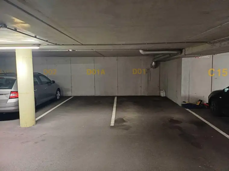 MITTEN IN SCHALLMOOS: Tiefgaragenplatz für 1 PKW in Altstadt- und Bahnhofnähe