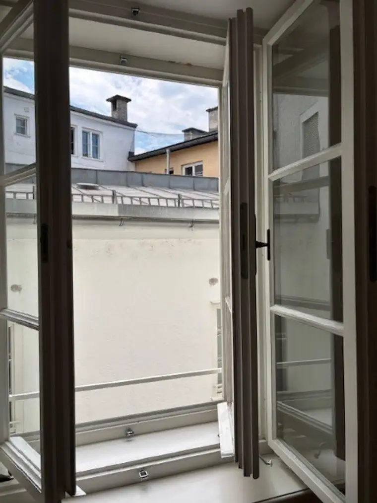 PLATZL/MÜNCHNERHOF: Praktisches 2-Raum-Büro (22m²) mitten in der Altstadt
