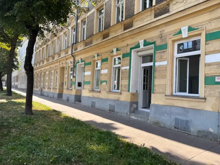 NEBEN ALLIANZ-STADION: Neu sanierte Geschäftsfläche für CAFE`/KONDITOREI MIT GASTGARTEN/BÜRO-GEMEINSCHAFT/GEMEINSCHAFTSPRAXIS/KINDERGARTEN etc.