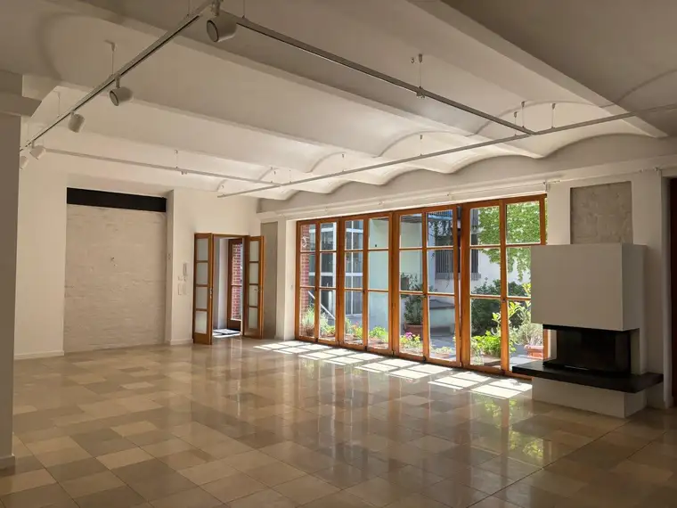 NÄHE VOLKSOPER: Traum-Loft (ca. 500qm Wfl/Nfl.) mit Dachgarten in ruhiger Innenhoflage, vielseitig nutzbar.