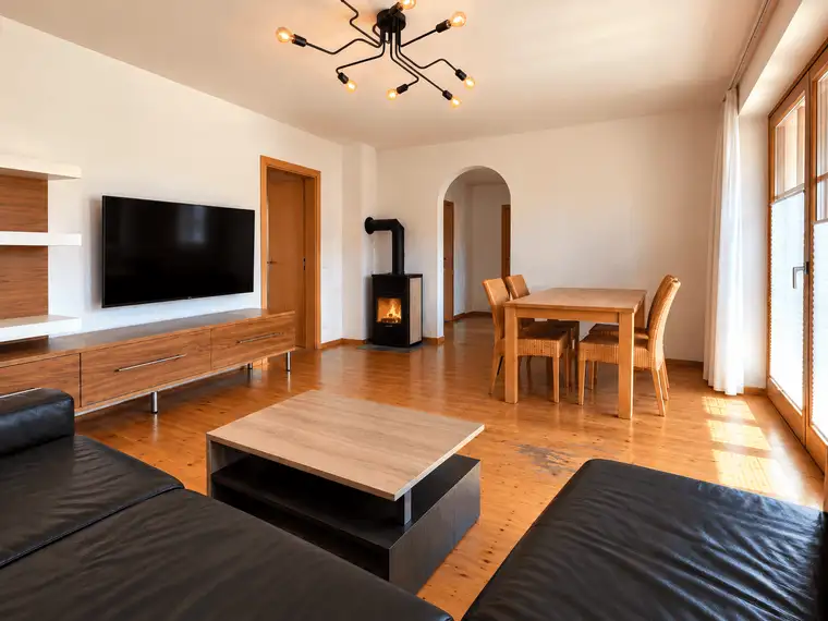 2-Zimmer-Wohnung mit Balkon und Bergblick – provisionsfrei von privat