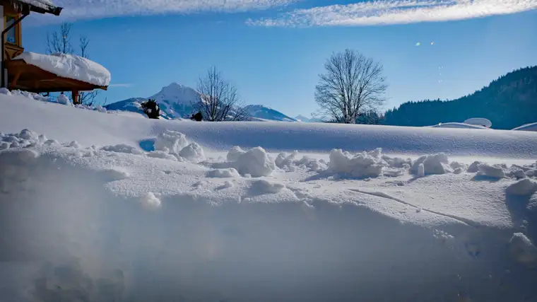 Sonnenverwöhnte Gartenwohnung mit Traumblick bis Ende Wintersaison zu vermieten