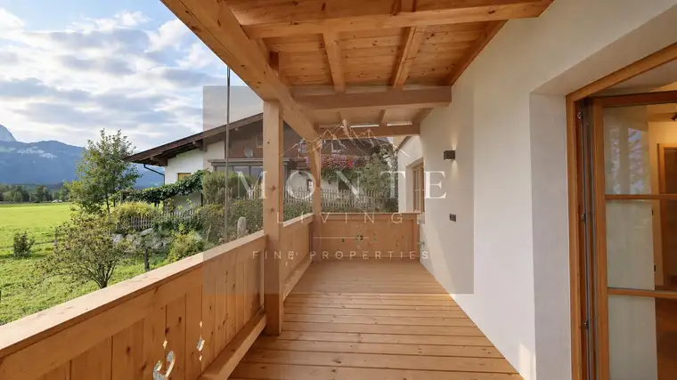 Modernes Landleben mit Balkon und stilvoller Ausstattung / Top 1
