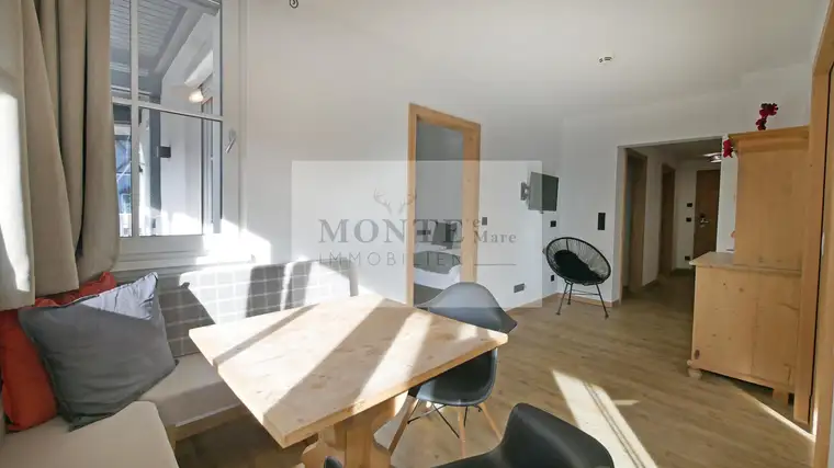 Invest in Kitzbühel!Touristisch vermietete Wohnung mit einzigartigem Blick zu Hahnenkamm- Horn - Stadt - incl. Carport