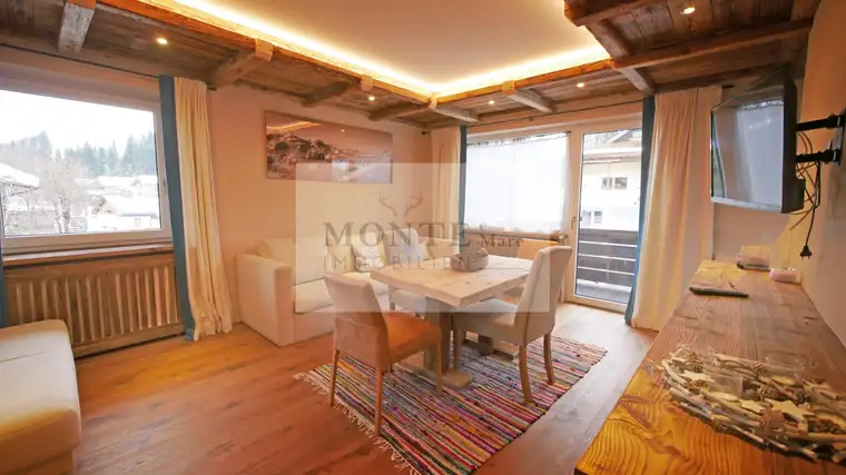 Cosy- Alpin- Center: Freizeitwohnsitz in Kitzbühel! Grünlage, Nähe Zentrum und Skilift- Tiefgarage