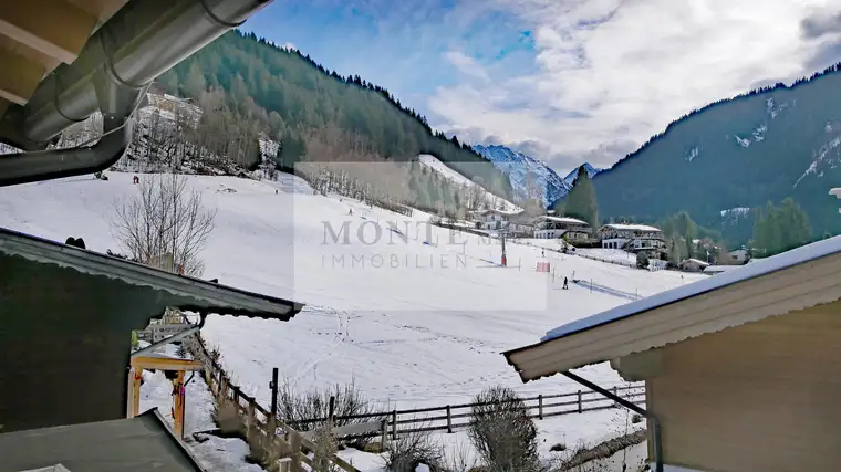 Gepflegt Wohnen mit Panoramaterrasse und ski in / ski out- TG includiert
