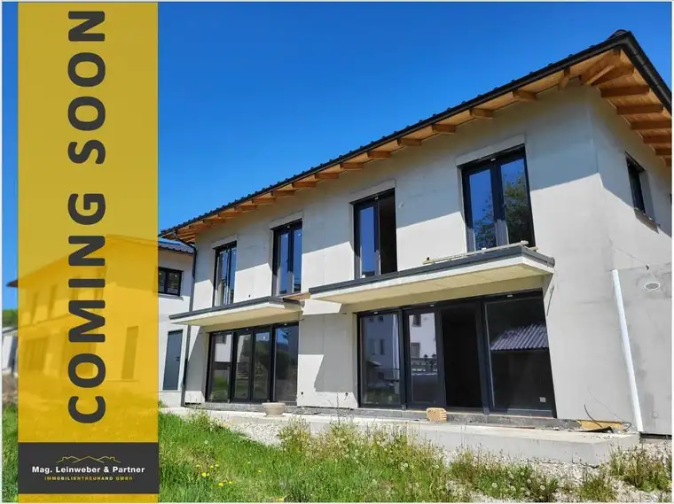 COMING SOON! Attraktive Rohbau – Doppelhaushälften mit Garage und sonnigem Garten zum Selbstausbau in ruhiger Siedlungslage in Bruckmühl (H1, H2)