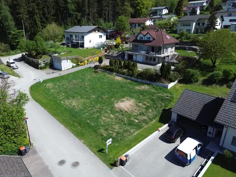 NEUER PREIS! Sonniges und leistbares Baugrundstück voll aufgeschlossen in begehrter Siedlungslage Schachen/Ampflwang am Hausruck - KEIN BAUZWANG