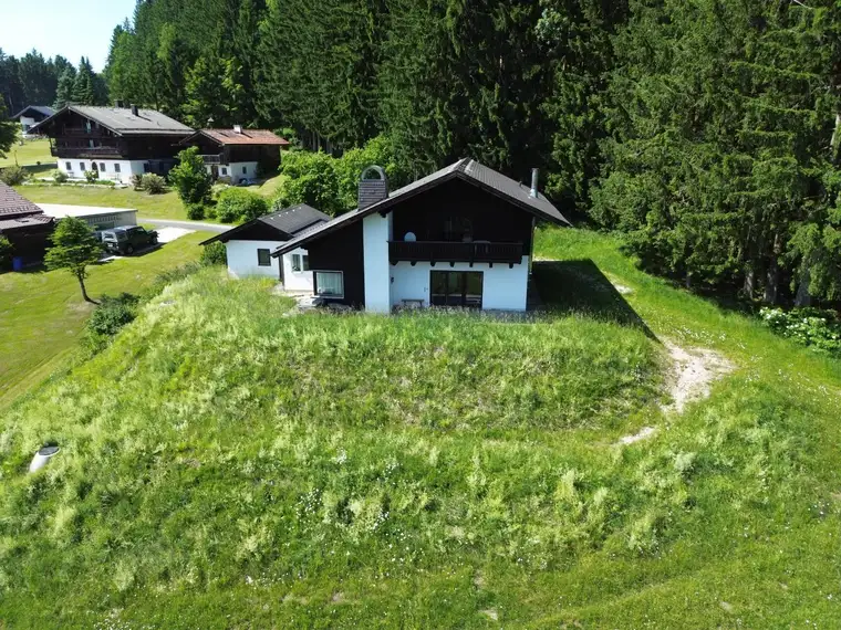 Traditionelles Landhaus mit Kaminzimmer und XXL-Grundstück 5816 m² und atemberaubendem unverbaubarer Thalgaubergblick in Rauchenschwandt /Thalgau
