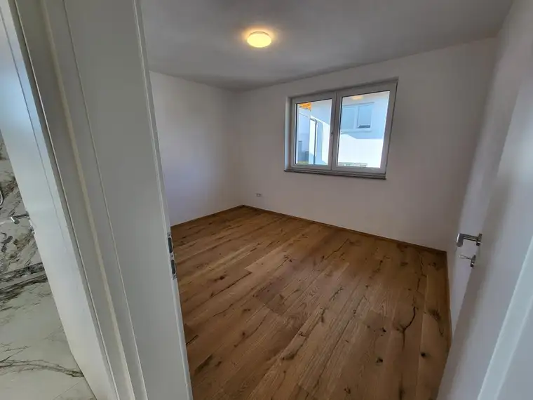 Luxuriöser Wohntraum! Neubau-Doppelhaushälfte mit Einzelgarage zum Sofortbezug in Oberndorf bei Schwanenstadt