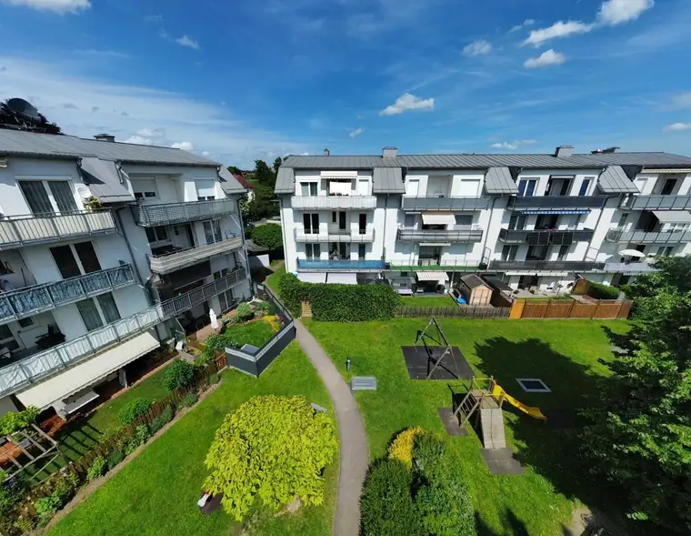 SCHNÄPPCHENPREIS! Coole leistbare 4-Zimmer Wohnung mit Balkon/Loggia, TG-Platz und Außenstellplatz 1A Lage, Zentrum von Schwanenstadt