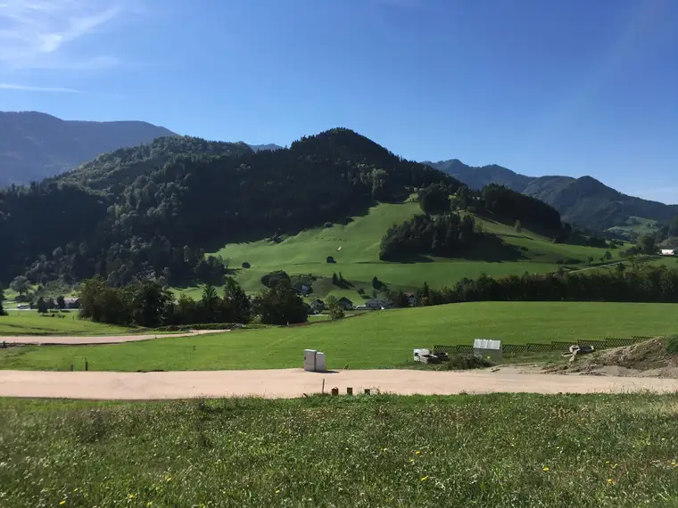 RESERVIERT! Grundstück mit Traumausblick voll aufgeschlossen im Zentrum von Großraming, 1A-Lage - PROVISIONSFREI