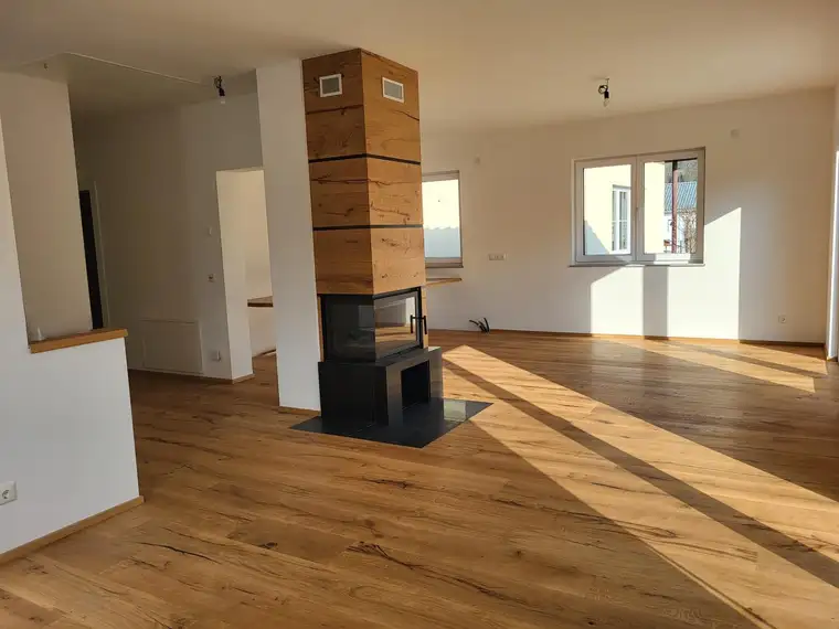 Leistbarer Traumbungalow mit XL-Terrasse, Erstbezug, Photovoltaikanlage &amp; Doppelcarport in 1A Lage in Ampflwang am Hausruck