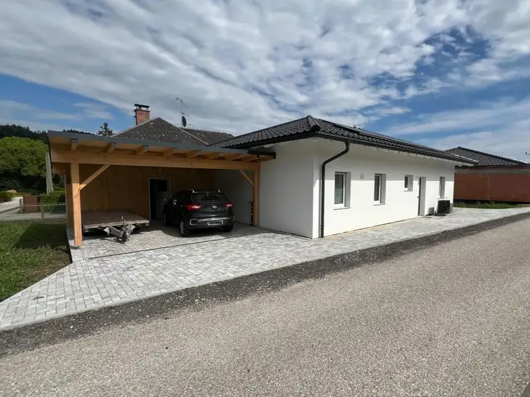 Bungalow Traum zum kleinen Preis! Barrierefreier Neubau auf einer Ebene mit 470 m² Sonnengrund mit XL-Terrasse in Ampflwang am Hausruck