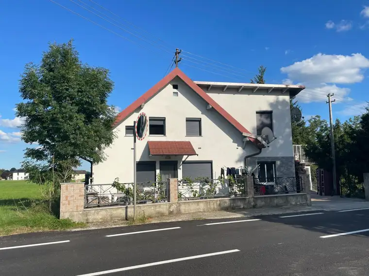 Einfamilienhaus mit 6-Zimmer, Galerie, Panoramablick, Doppelcarport und viel Potential in sonniger Lage in Gampern / Witzling