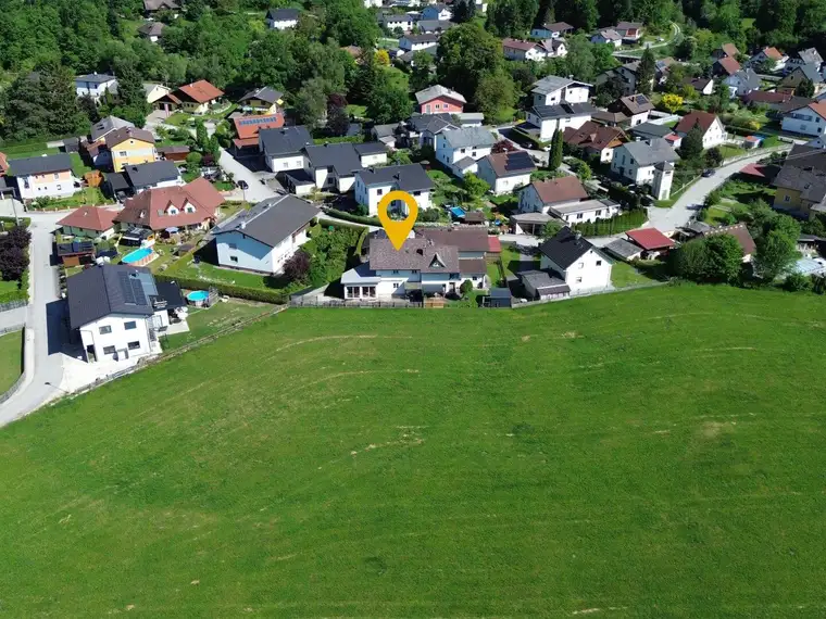 Exklusive Gartenwohnung mit Hauscharakter 175 m² WNFL auf zwei Ebenen, PV-Anlage großzügiger Außenfläche &amp; Garage in Wankham / Regau
