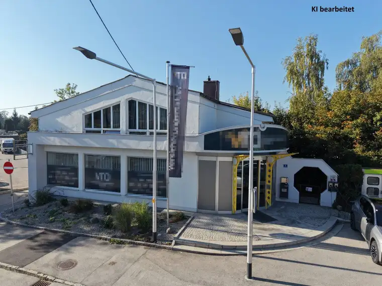 Attraktives Renditeobjekt mit vermieteter Bürofläche und Wohnung mit Eigengarten Attnangerstraße /Ottnang