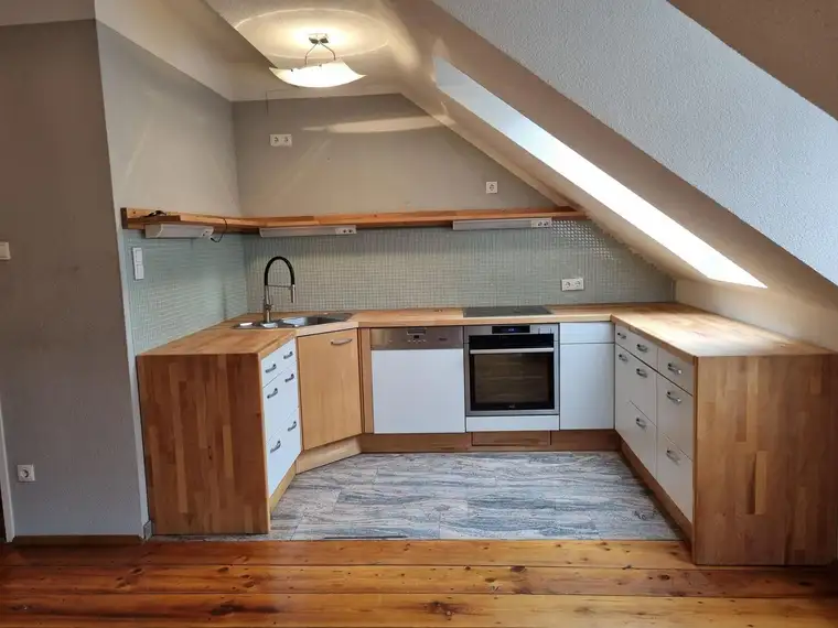 3 Zimmer Wohnung in der Goethestraße - beste Lage im Univiertel! Eine Rarität mit exklusiver Ausstattung !