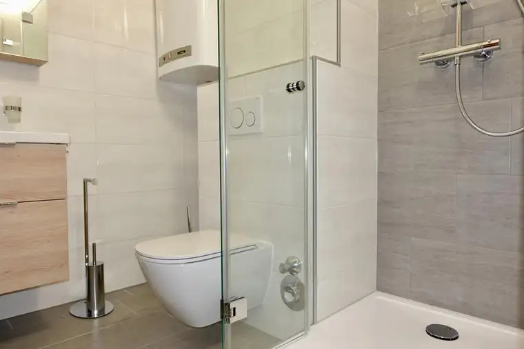 2 Zimmer I Teilsaniert I Hauptbahnhof