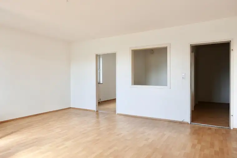 2 Zimmer I Balkon