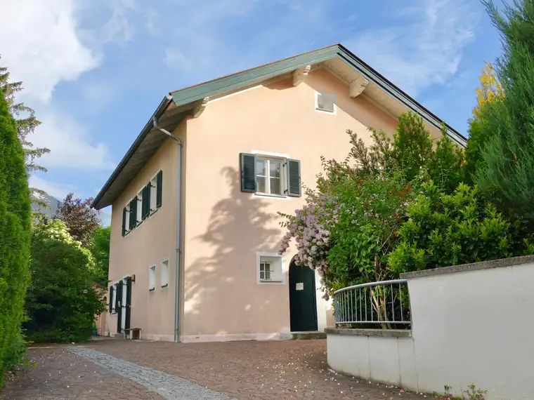 AMRAS I Haus I Villenviertel