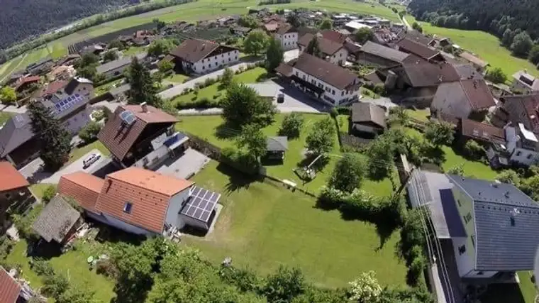Großes Grundstück mit 2 Bestandsobjekten