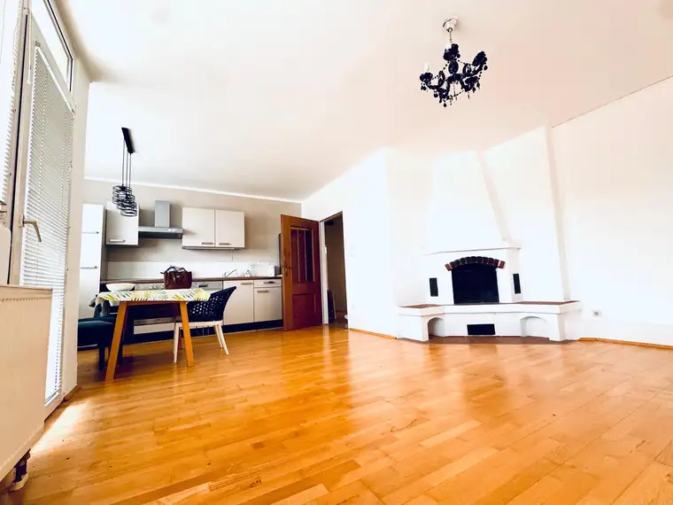 Sonnige 4-Zimmer-Wohnung in Salzburg mit 2 Loggien 