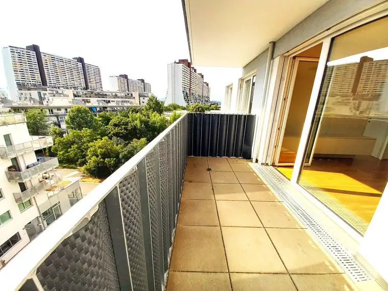 ## FERNBLICK &amp; ABENDSONNE! 3 Zimmer mit Einbauküche - TOP 47 ##