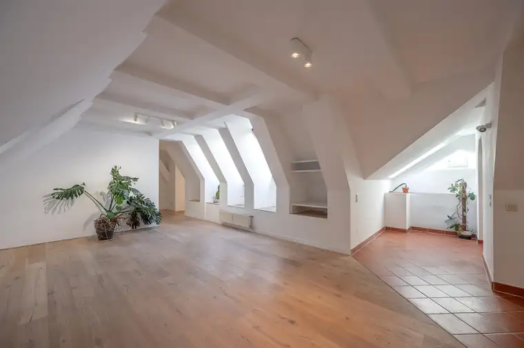 Dachgeschossjuwel mit Lift – urban wohnen beim Spittelberg| 72 m² | Lift | Klimaanlage möglich